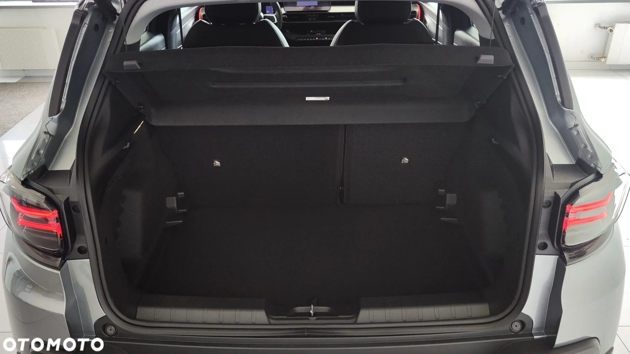 Jeep Avenger 1.2 T3 mHEV Summit FWD eDCT6 - 28