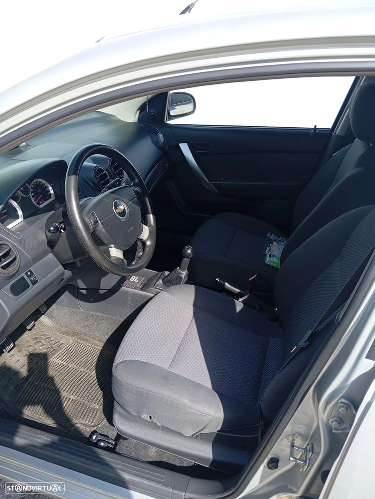 Chevrolet Aveo 1.2 L - 12