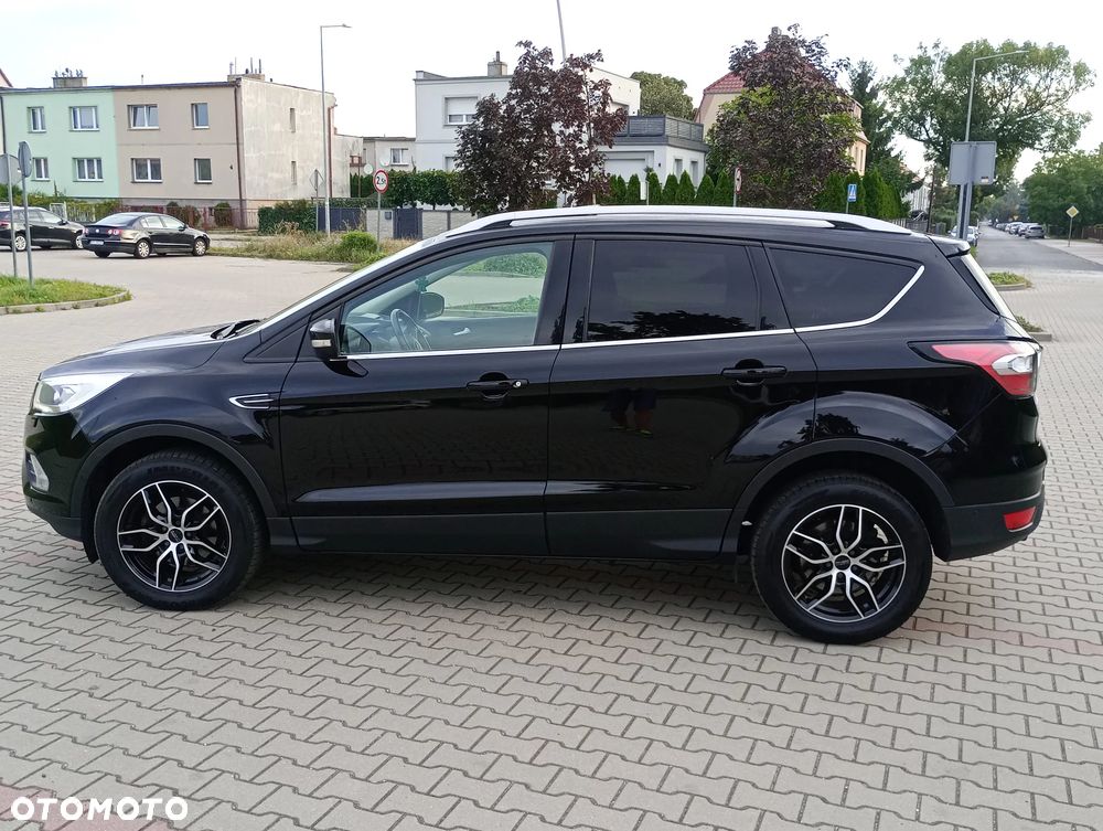 Ford Kuga 1.5 EcoBoost 2x4 Titanium - 4