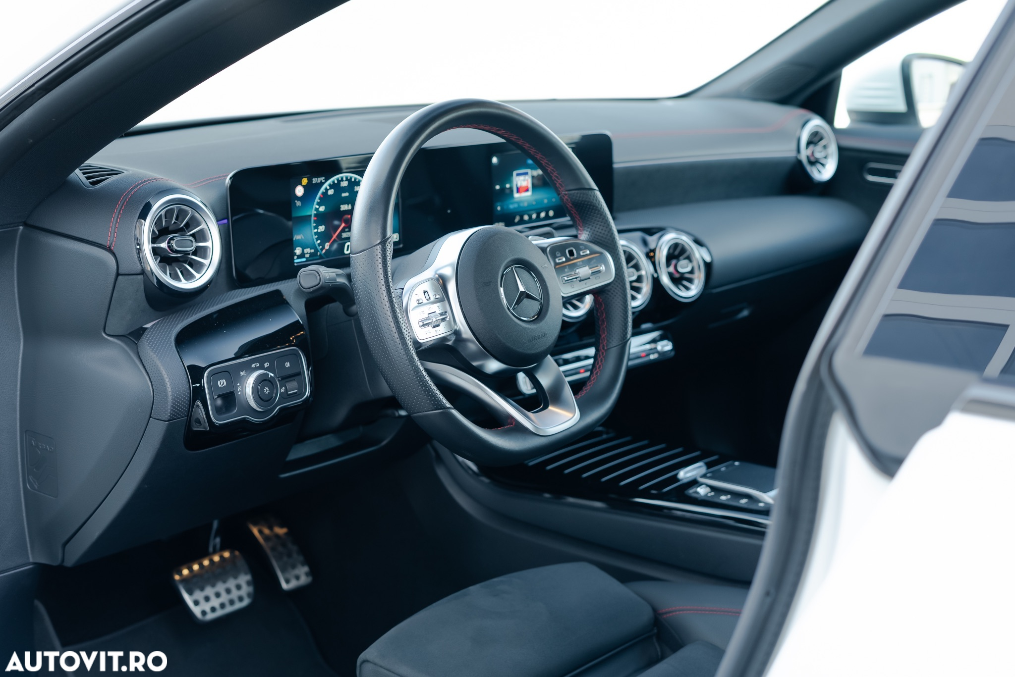 Mercedes-Benz CLA 180 7G-DCT AMG Line - 2