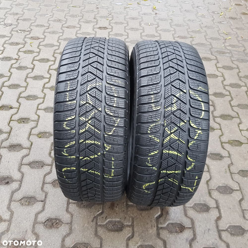 2x 245/50R18 Pirelli SottoZero 3 * RSC Data produkcji 2022 Para opon zimowych - 1