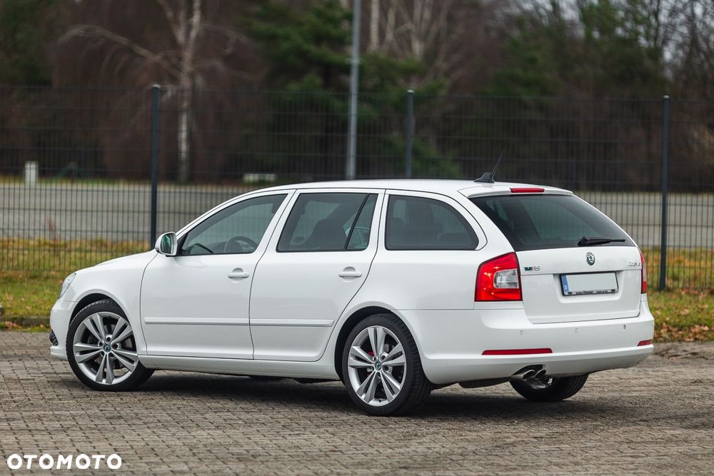 Skoda Octavia 2.0 TDI CR DPF RS - 15