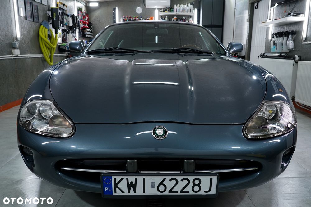 Jaguar XK8 - 29