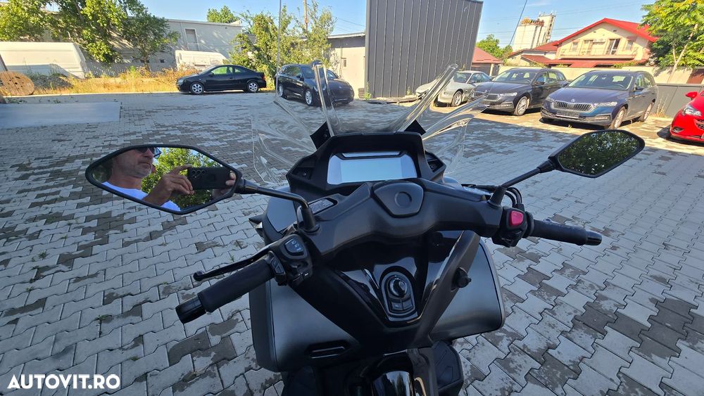 Yamaha Tricity 300 - 10