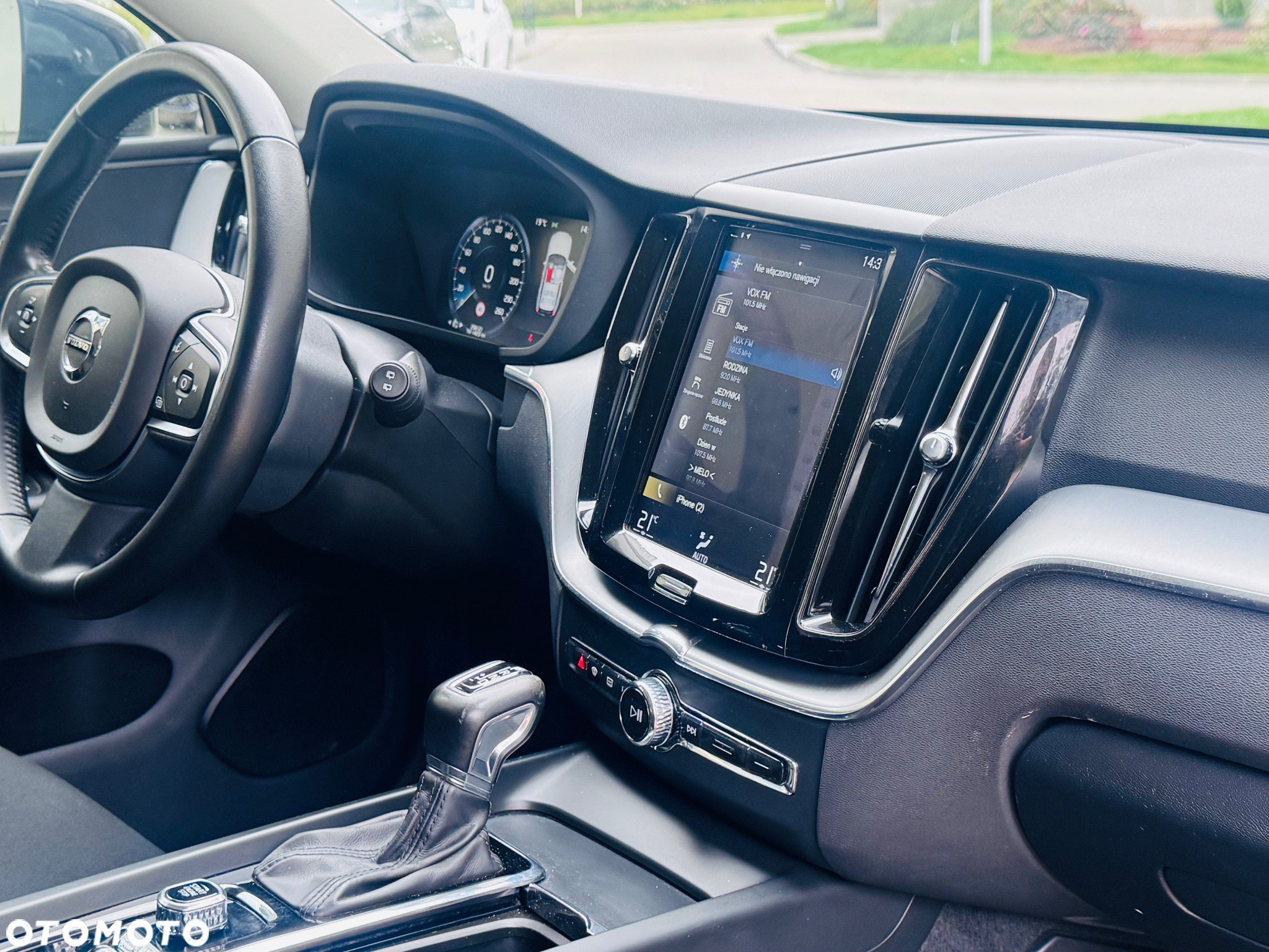 Volvo XC 60 T4 Momentum - 29