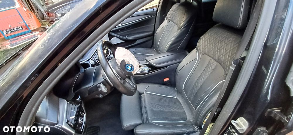 BMW Seria 5 530e xDrive - 26