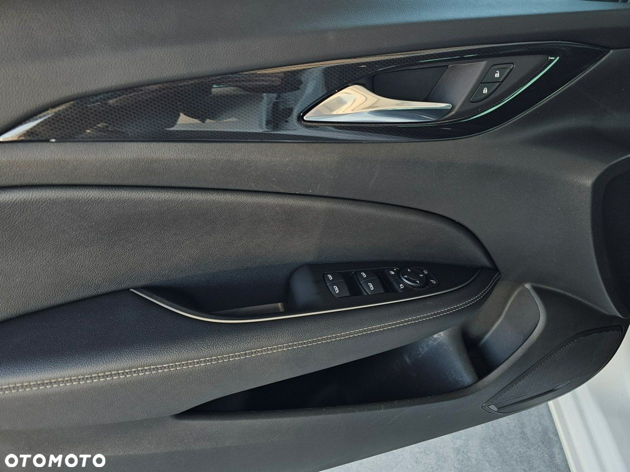 Opel Insignia - 10