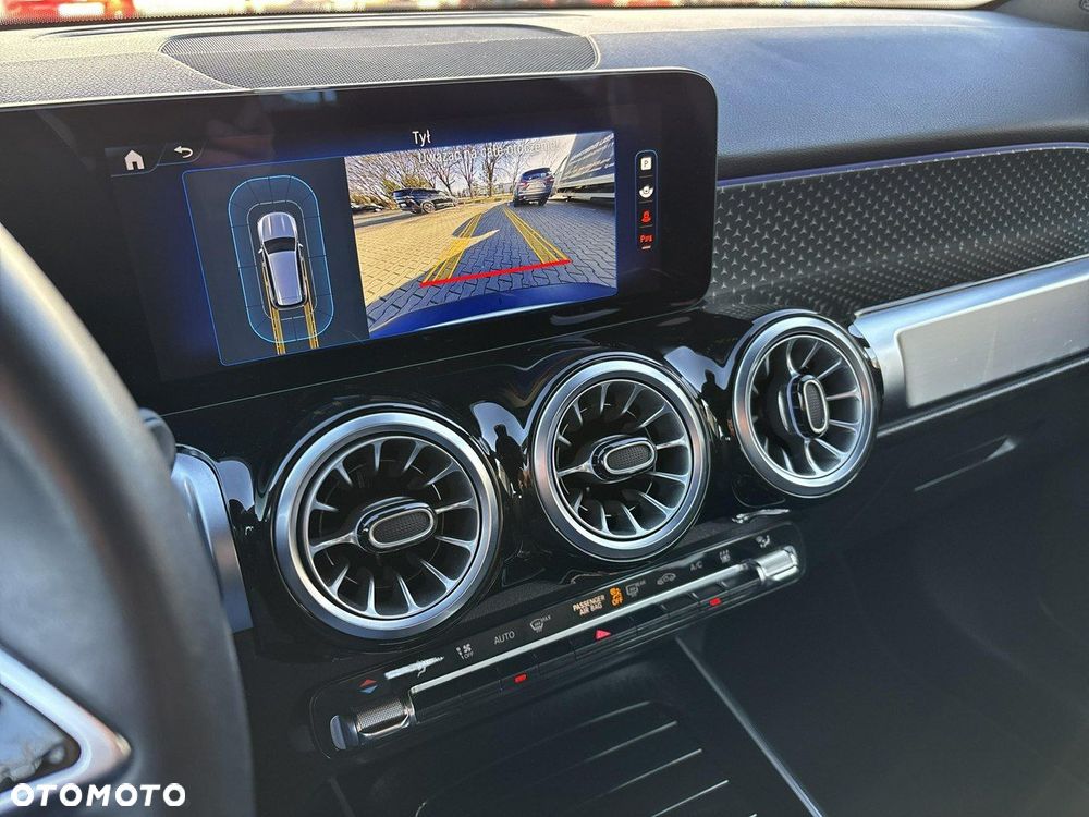 Mercedes-Benz EQB - 19