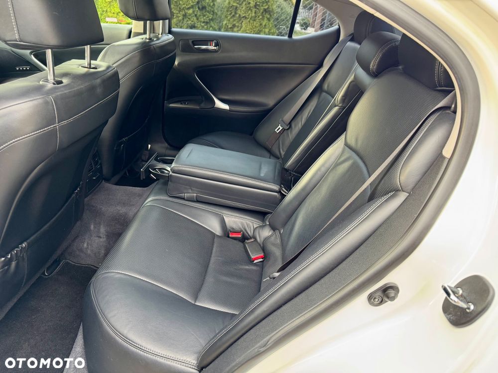 Lexus IS 250 Sport - 11