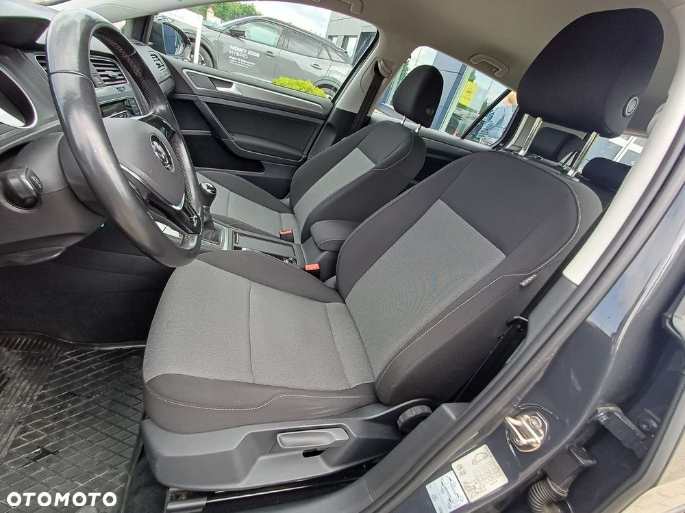 Volkswagen Golf - 12