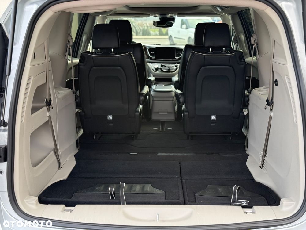 Chrysler Pacifica - 28