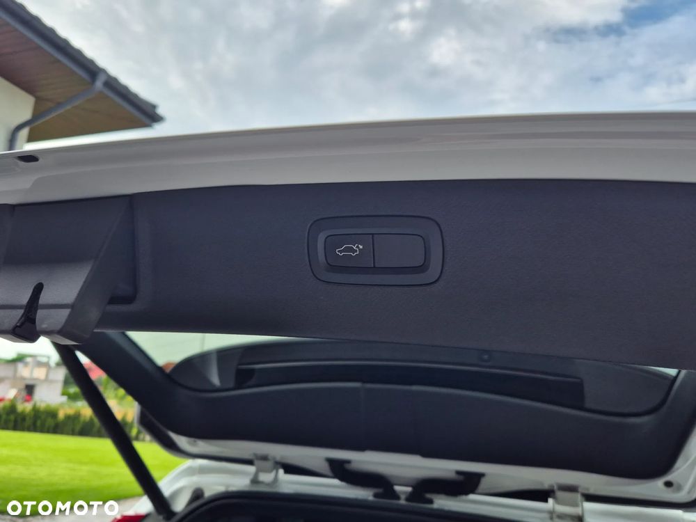 Volvo XC 90 B5 D AWD Momentum 7os - 23
