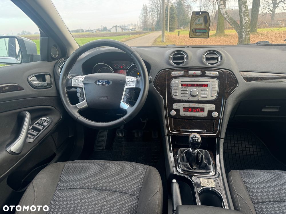 Ford Mondeo 1.8 TDCi Trend - 11