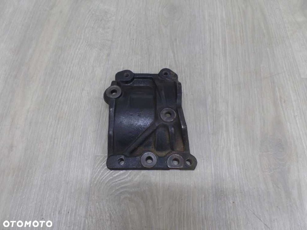ISUZU D-MAX 2.5 4J 06-12 LAPA WSPORNIK MOCOWANIE UCHWYT SPREZARKI - 1