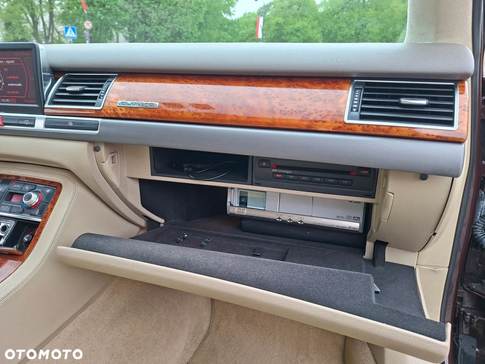 Audi A8 4.2 Quattro Langversion - 11