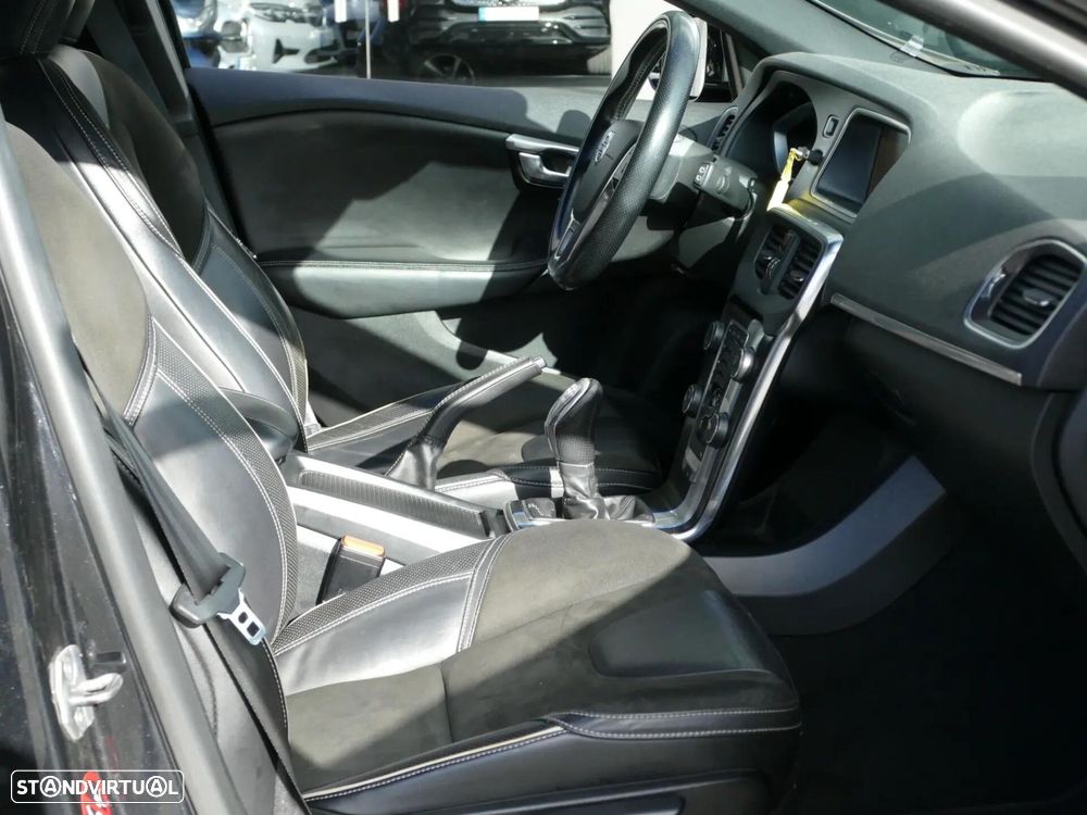 Volvo V40 1.6 D2 R-Design - 27