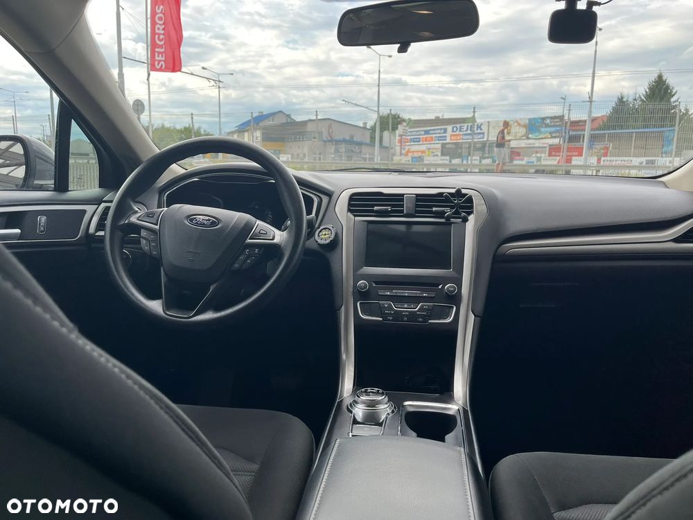 Ford Fusion - 9