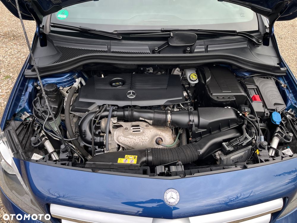 Mercedes-Benz Klasa B 180 (BlueEFFICIENCY) - 38