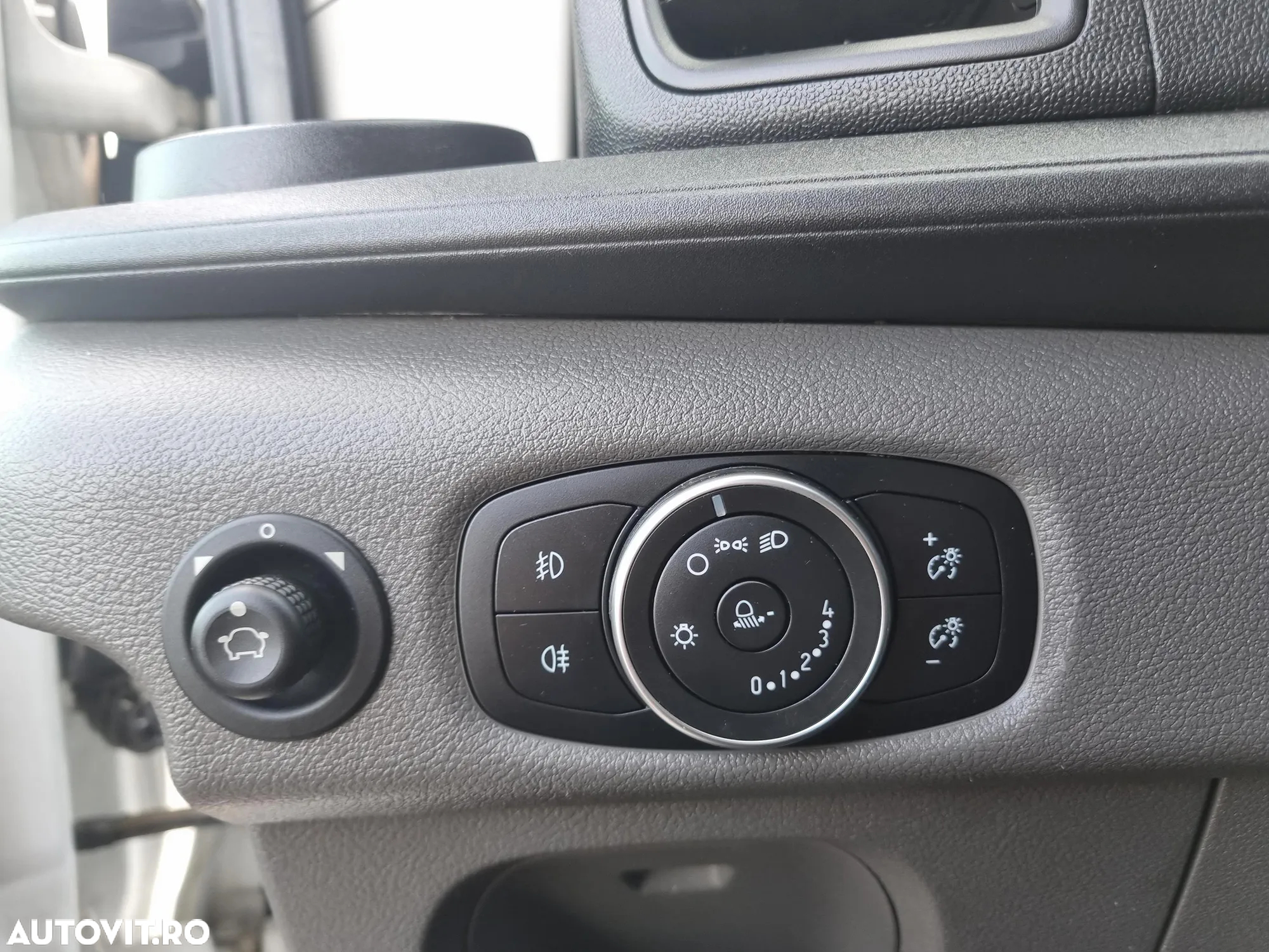 Ford Transit Box - 12
