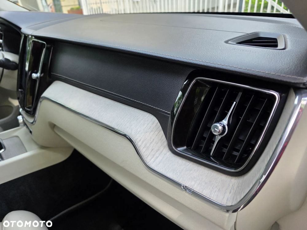 Volvo XC 60 T5 AWD Inscription - 37