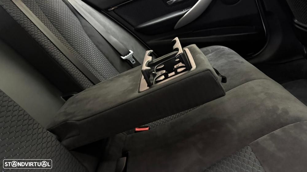 BMW 320 d xDrive Pack M Shadow Auto - 45