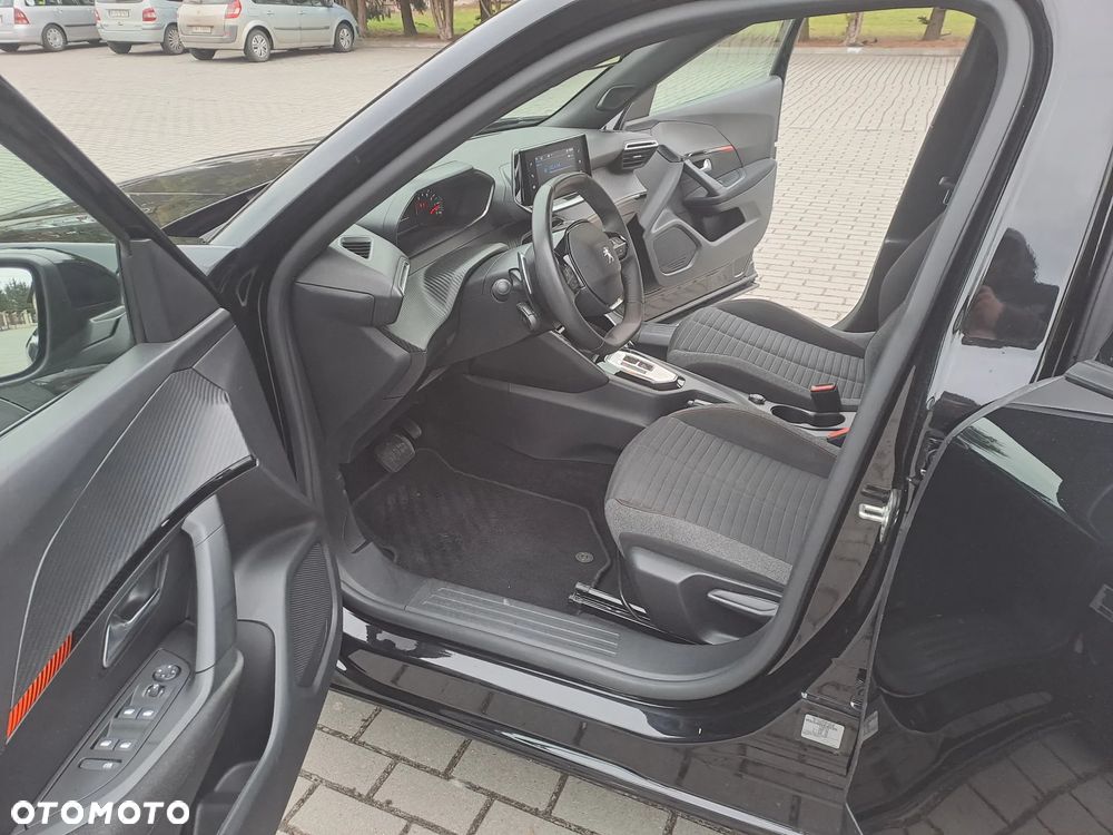 Peugeot 2008 PureTech 130 EAT8 Allure - 11