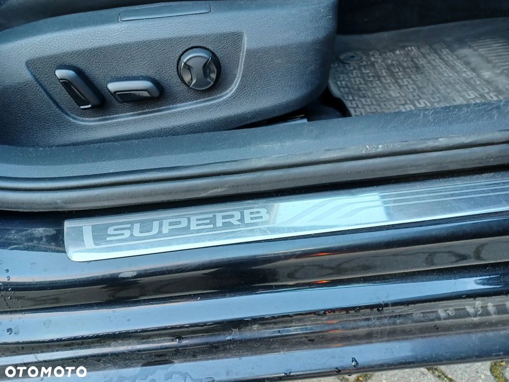 Skoda Superb 2.0 TDI Ambition DSG - 27