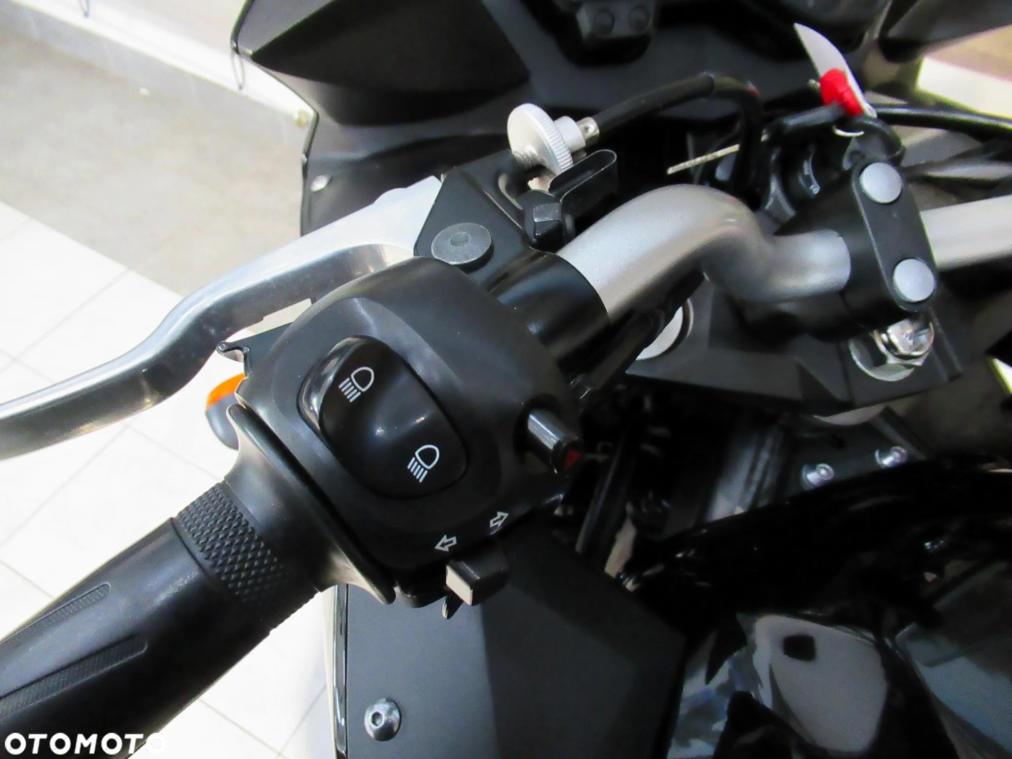 Yamaha XJ - 12