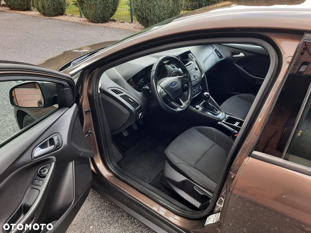 Ford Focus 1.6 SYNC Edition - 13