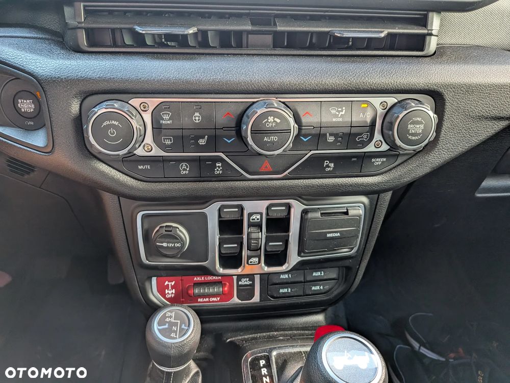 Jeep Wrangler - 9