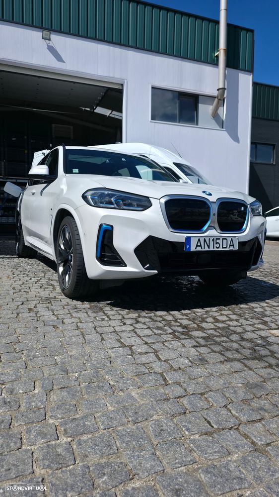 BMW iX3 - 3
