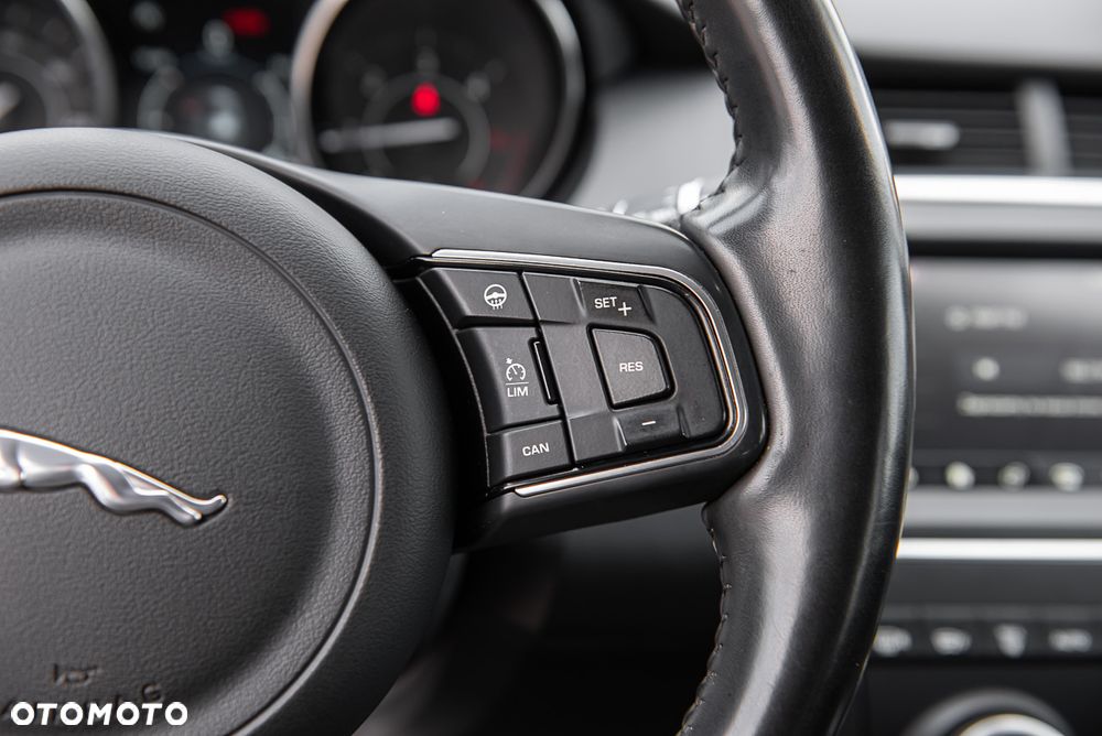 Jaguar E-Pace - 18