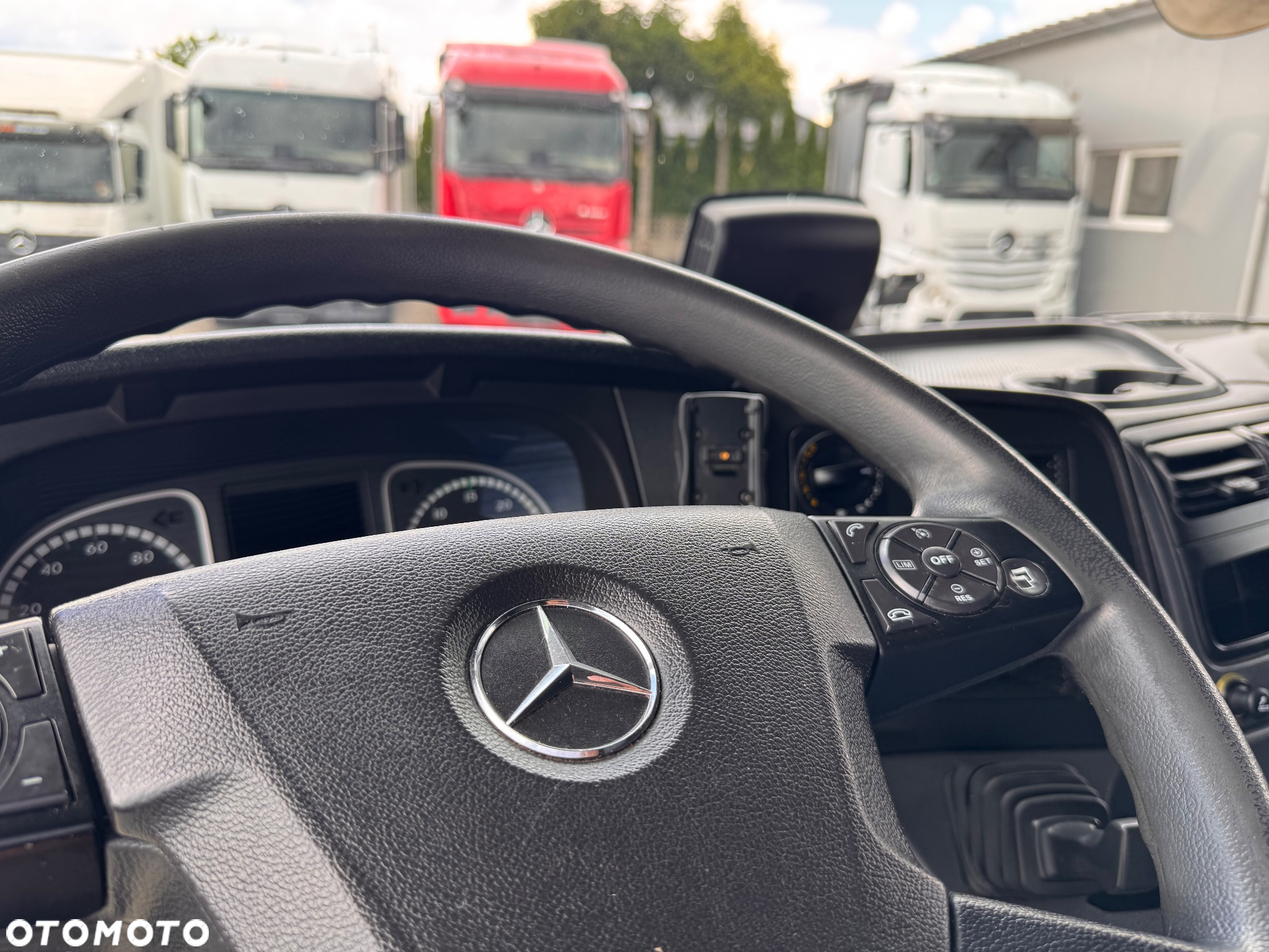 Mercedes-Benz ATEGO - 21