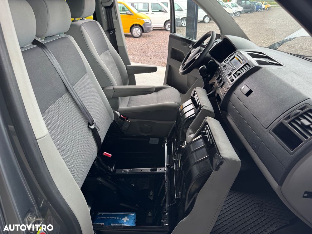 Volkswagen Caravelle - 17