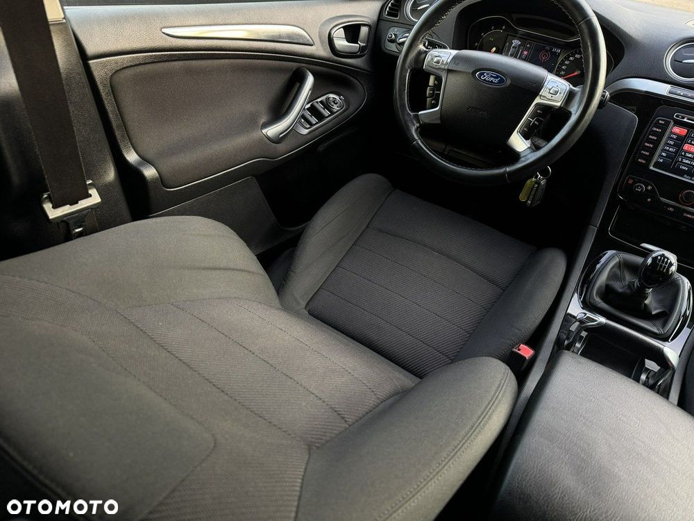 Ford S-Max 2.0 TDCi DPF Titanium - 24