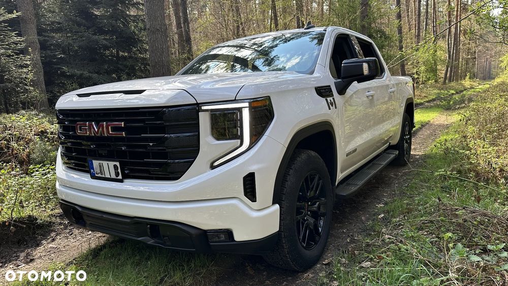 GMC Sierra - 1