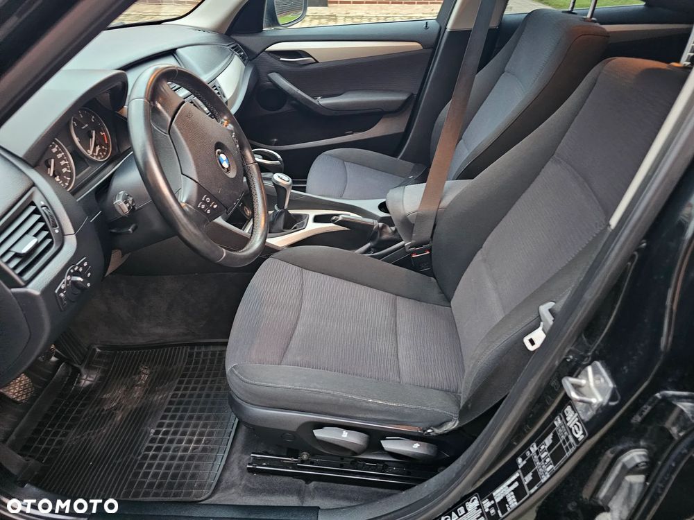 BMW X1 xDrive18d xLine - 17