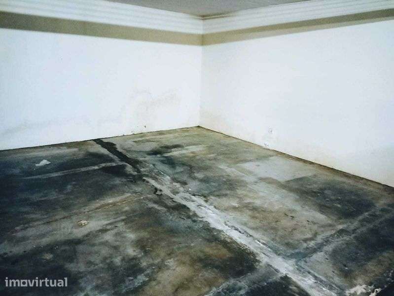 Garagem fechada para 2 veiculos central - Grande imagem: 2/5