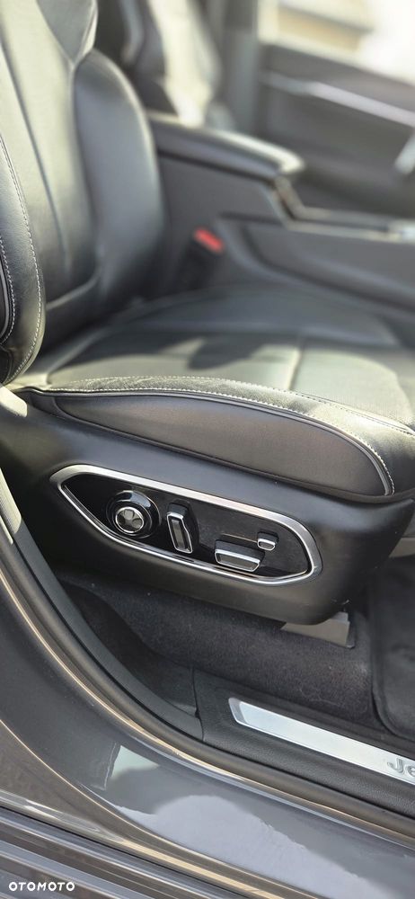 Jeep Grand Cherokee 5.7 V8 Overland - 21