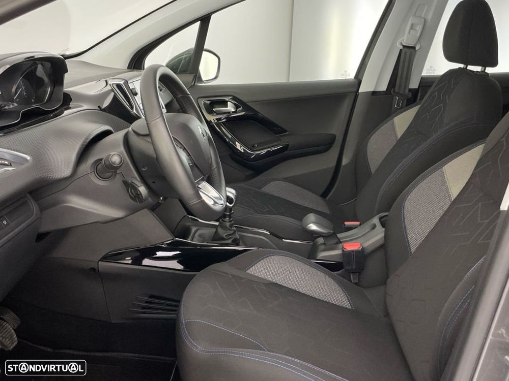 Peugeot 2008 1.2 PureTech Signature - 11