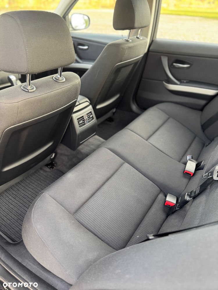 BMW Seria 3 318d - 9
