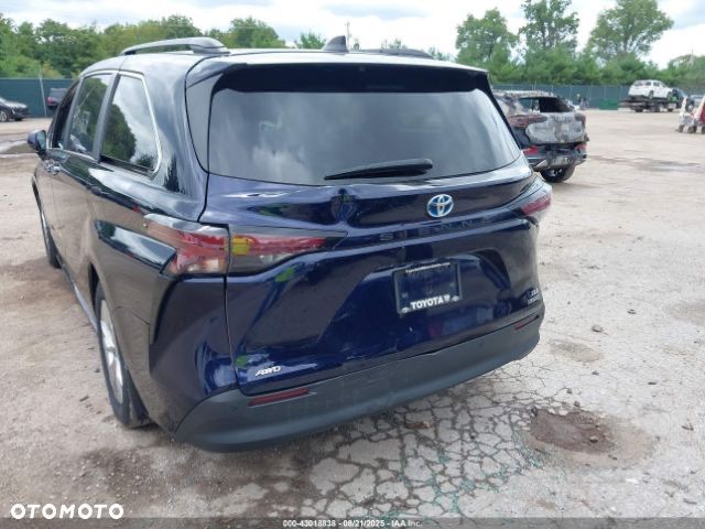 Toyota Sienna - 9