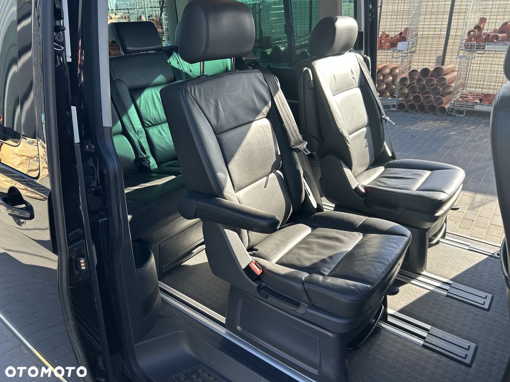 Volkswagen Multivan - 12