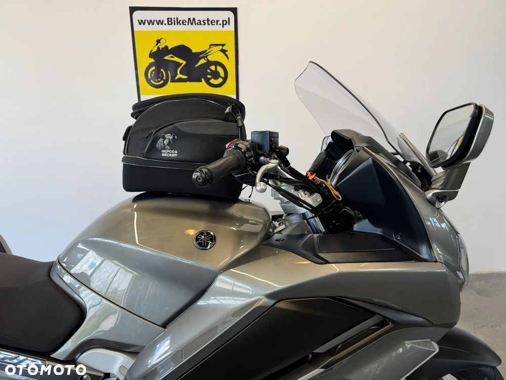 Yamaha FJR - 10