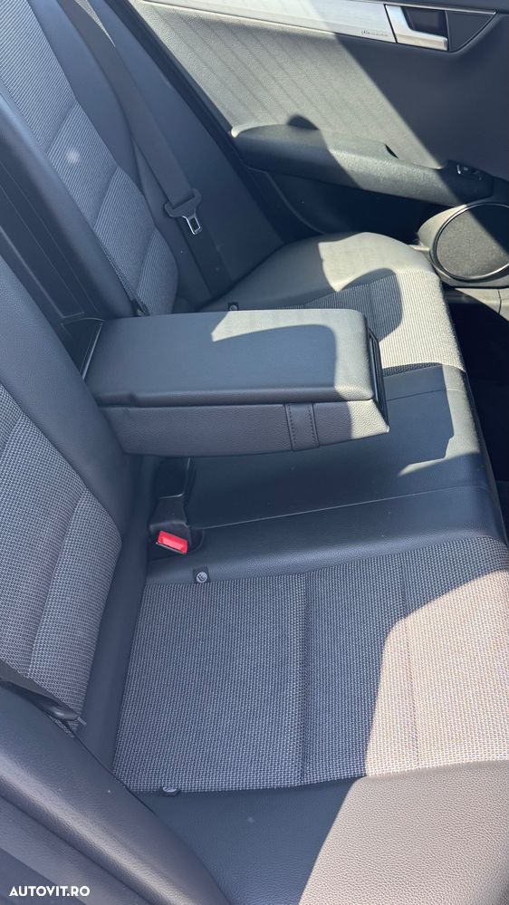 Mercedes-Benz C 180 BlueEFFICIENCY T-Modell - 11