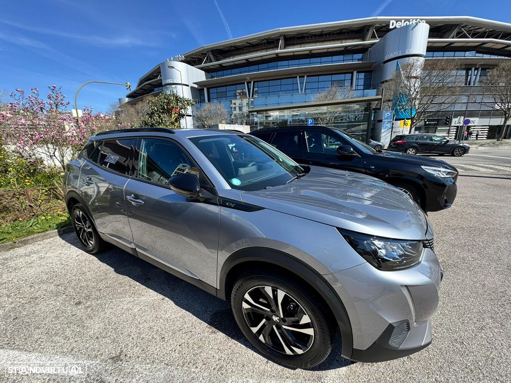 Peugeot e-2008 Allure - 6