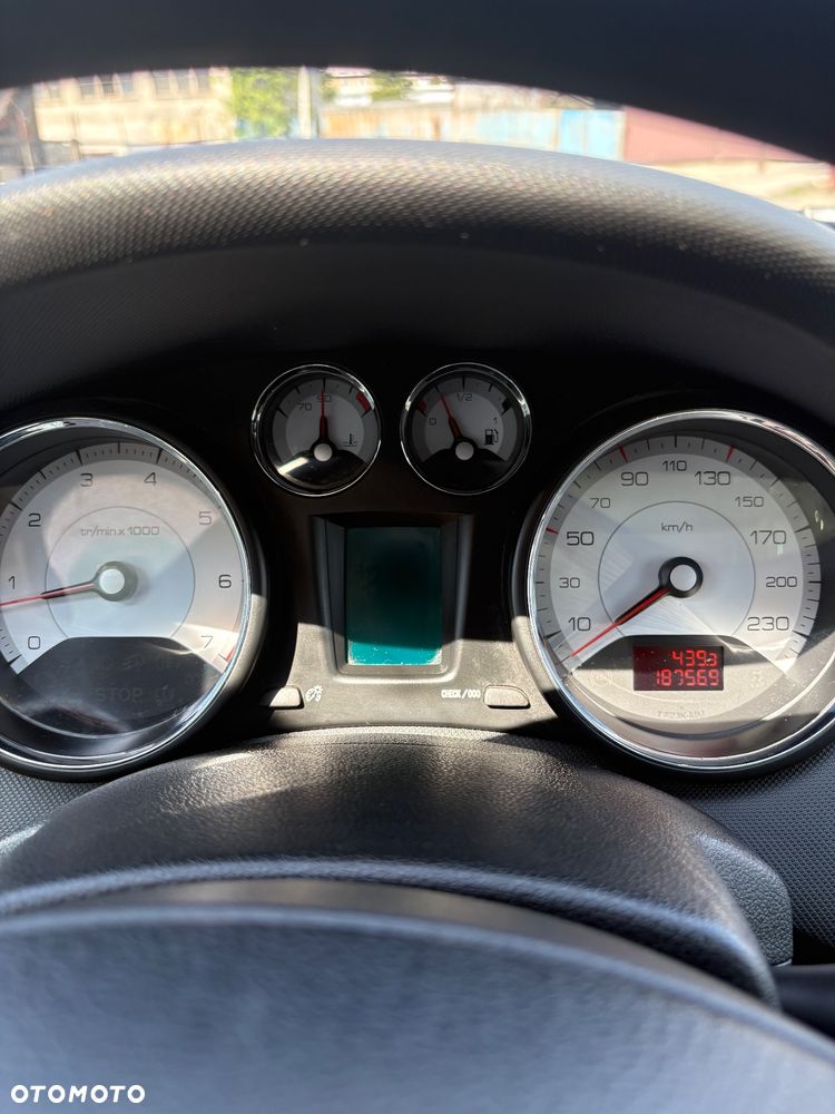 Peugeot 308 1.6 Premium Plus - 8