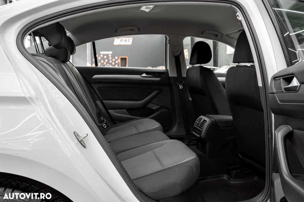 Volkswagen Passat 1.6 TDI DSG Comfortline - 15