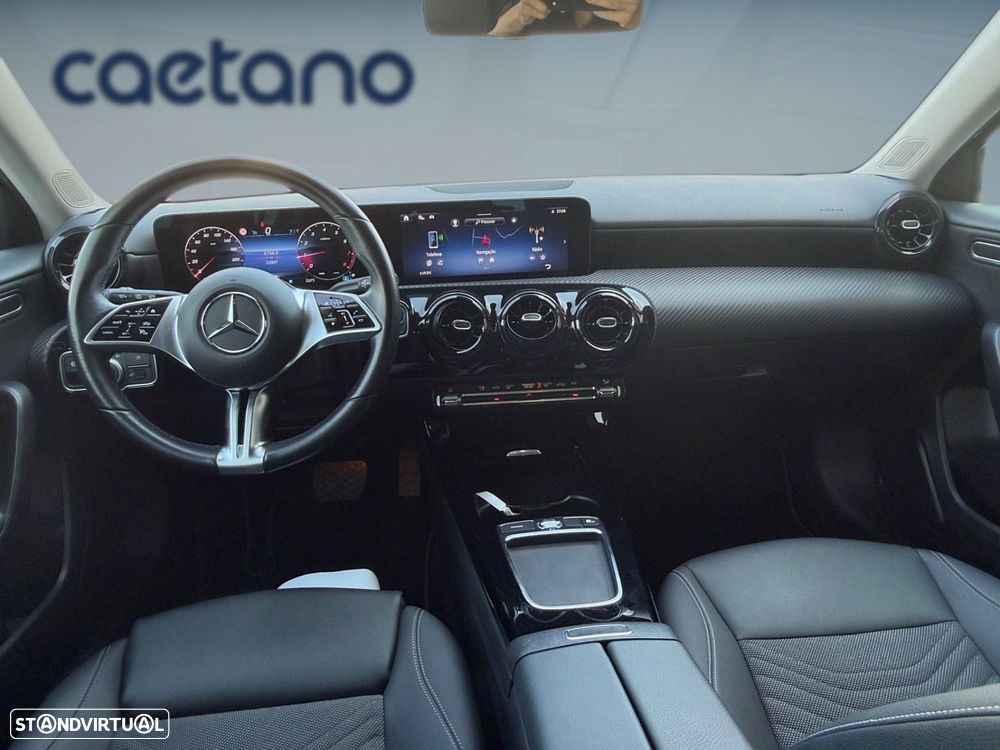 Mercedes-Benz A 200 — fotografia 12