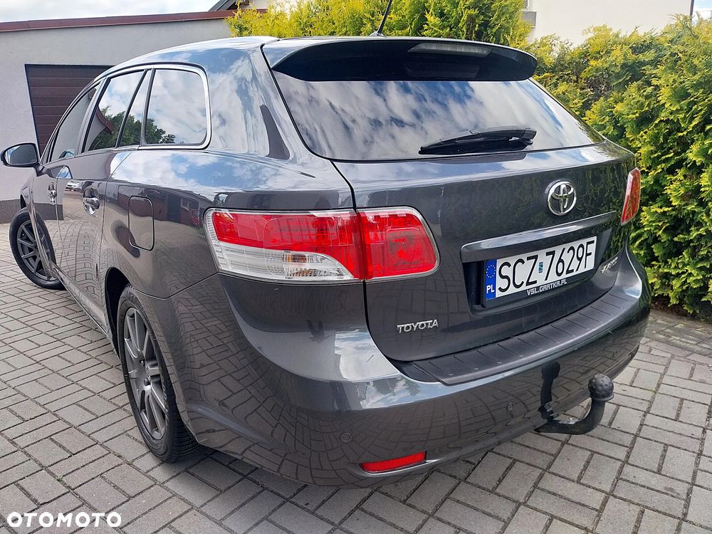 Toyota Avensis 2.0 Executive - 4
